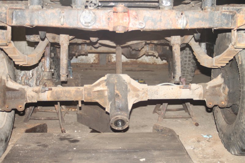 УАЗ 469 военные мосты зажаты тормоза