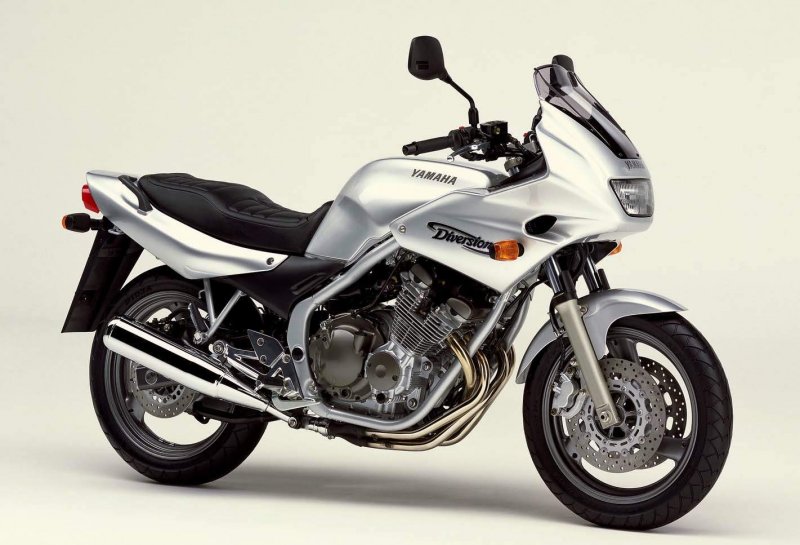 Мотоцикл Ямаха xj6 diversion