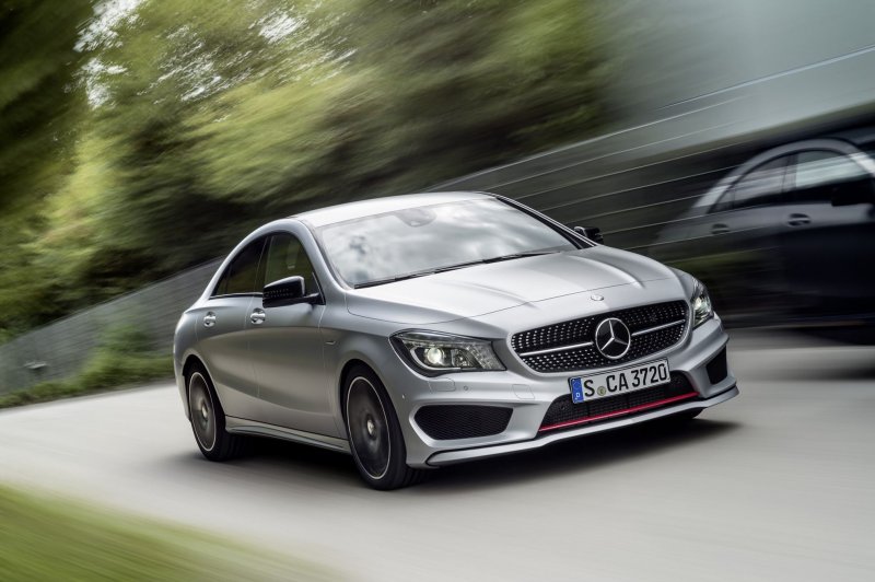 Mercedes-Benz CLA седан (CLA 200)