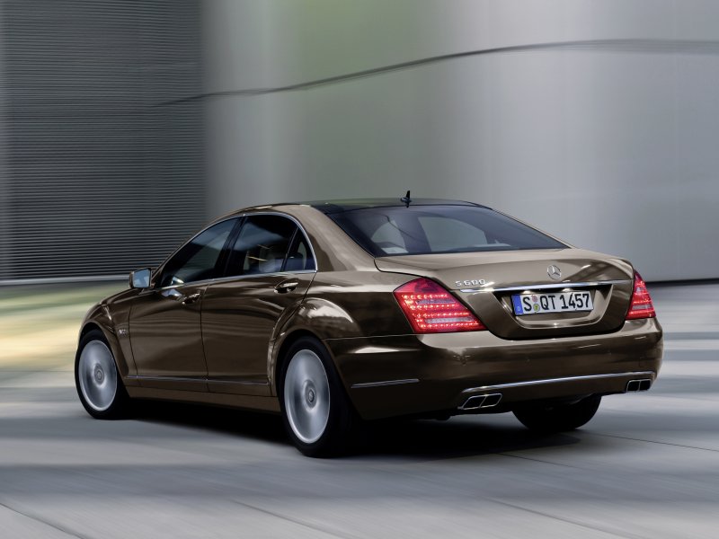 Мерседес-Бенц седан s-class