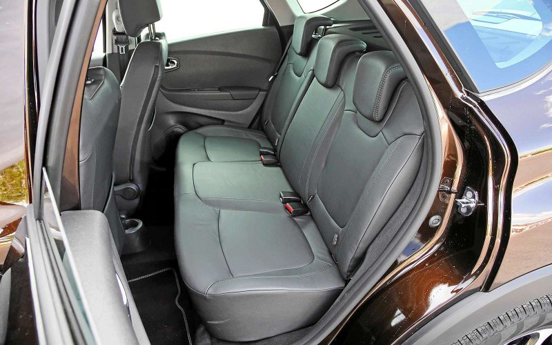 Renault Captur салон сзади