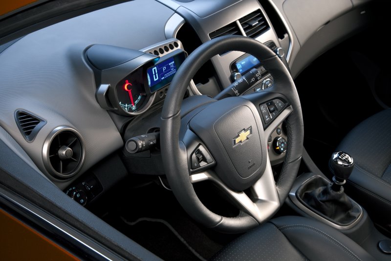 Chevrolet Aveo 2007 1.2 салон