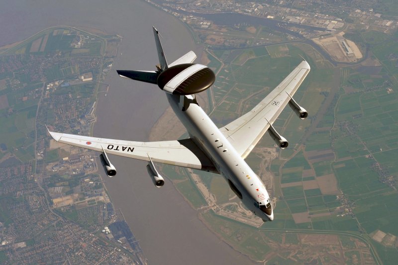 Самолеты–разведчики AWACS