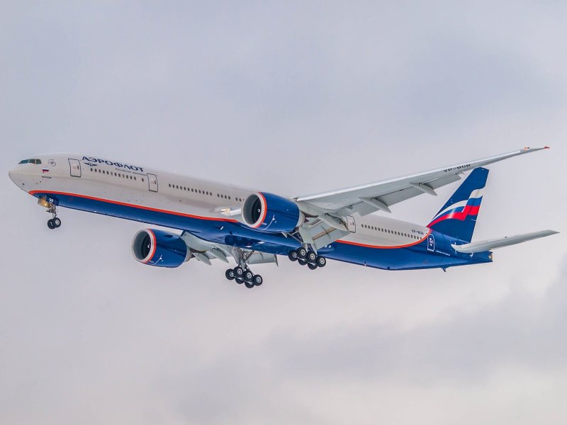 Боинг 777-300 салон эконом класса