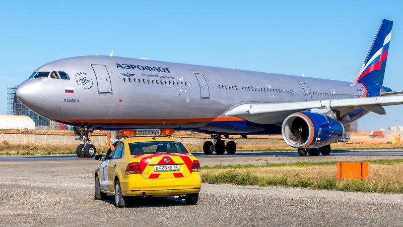Боинг 777-300 салон
