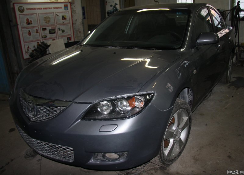 Mazda 3 2007 битая