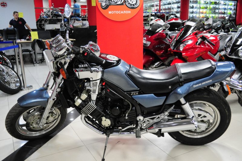 Yamaha FZX 750