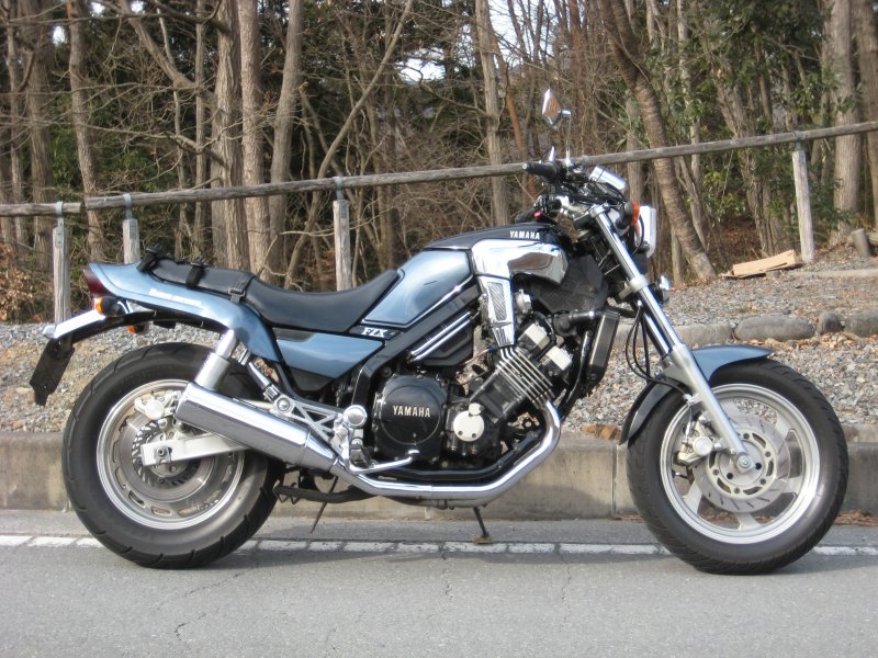 Yamaha FZX 750