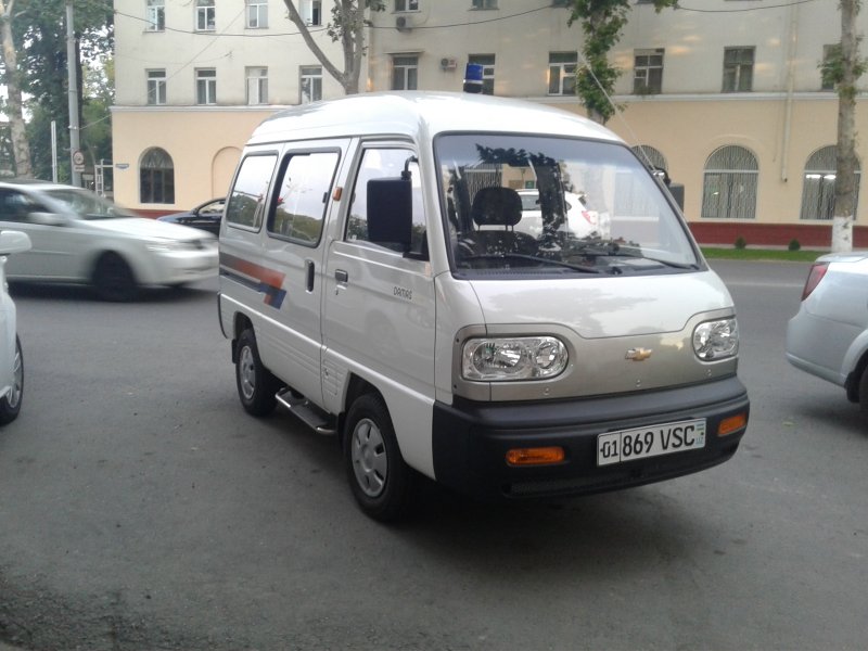Chevrolet Damas beliy Fon