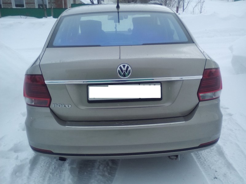 Volkswagen Polo сзади