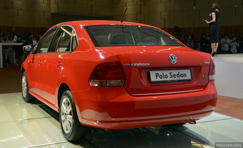 VW Polo 2014 сзади