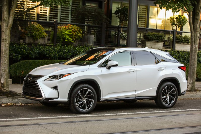 Машина Lexus rx350