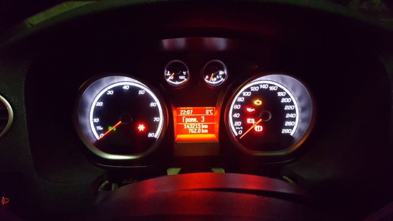 Ford Focus 2 2007 приборная панель
