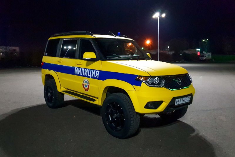Милицейский УАЗ Патриот