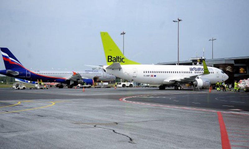 Самолет AIRBALTIC аэропорт