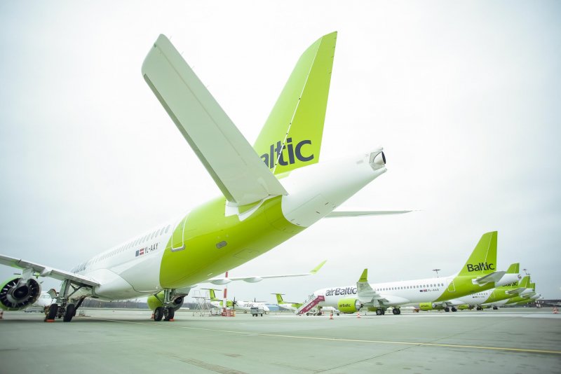 Air Baltic Airlines 220