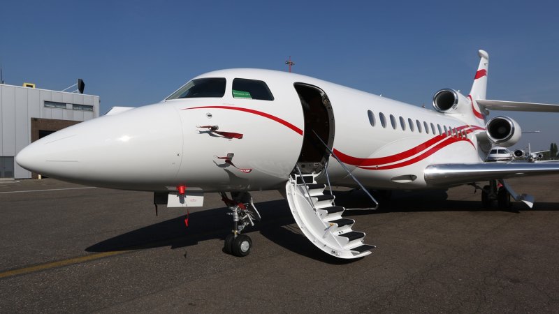 Dassault Falcon 7x Black