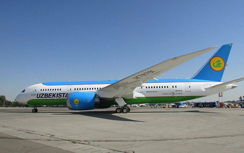 Самолет Uzbekistan Airways