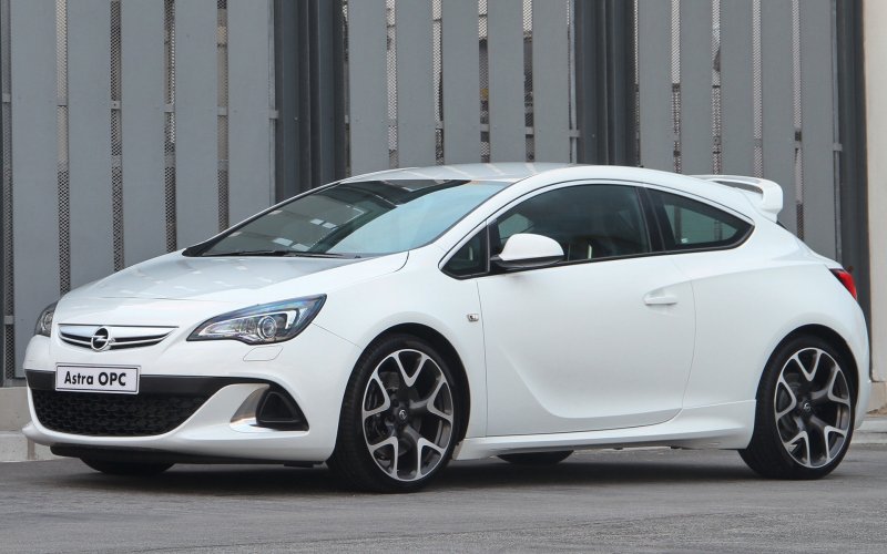 Opel Astra OPC 2013