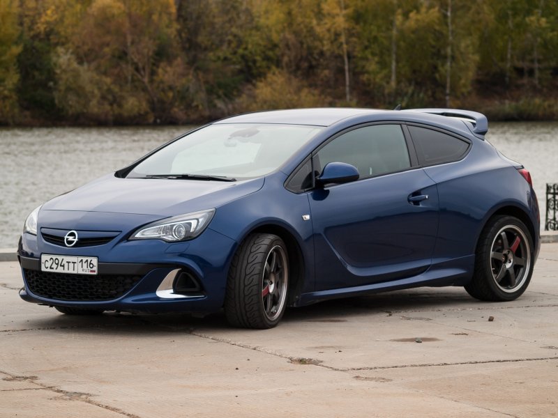 Opel Astra OPC 2013
