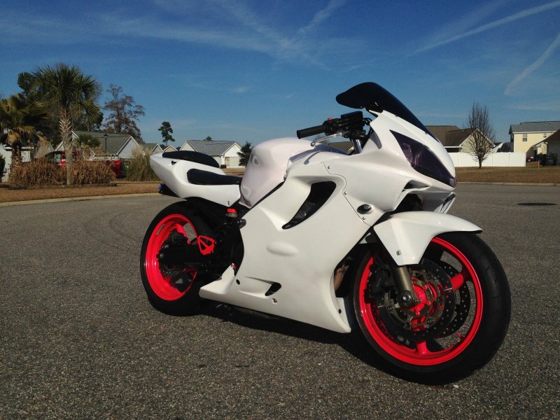 Хонда CBR 600 f4 белая