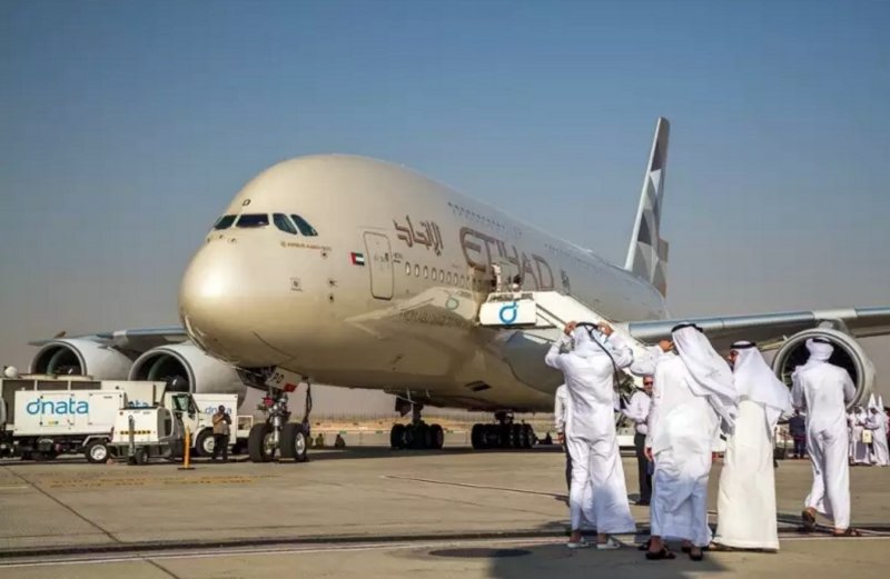 Самолет Аэробус а380 Дубай