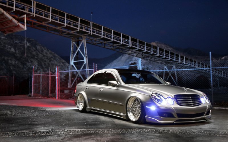 Mercedes Benz w211 stance