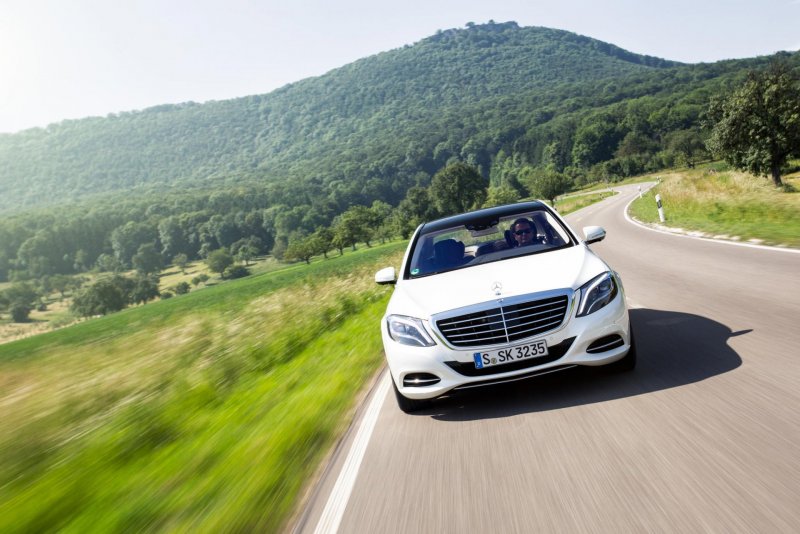 Mercedes-Benz AMG белый