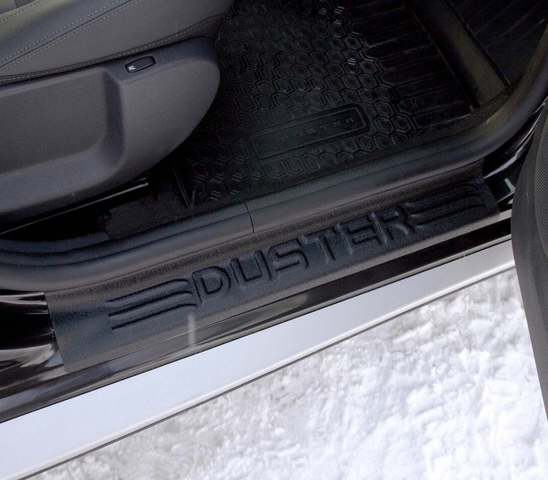 Накладки на пороги Duster 2021