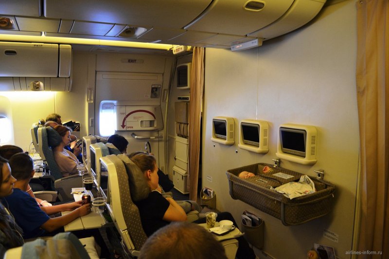 Boeing 777 салон эконом