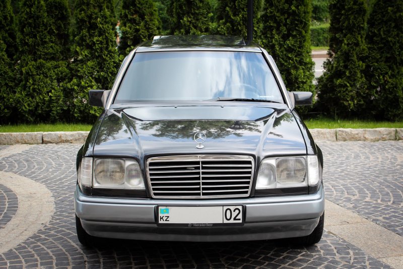 Мерседес 124 е 220