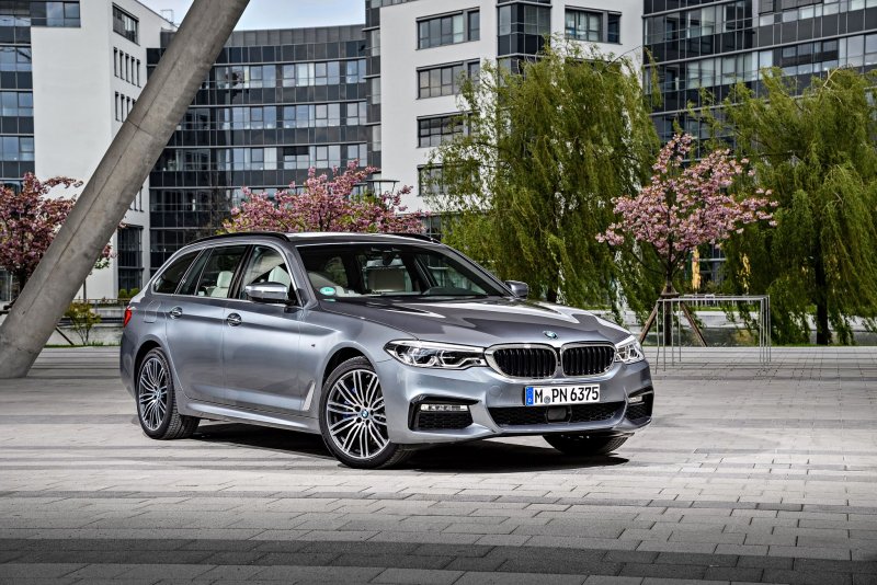 BMW 5 Series Touring 2021