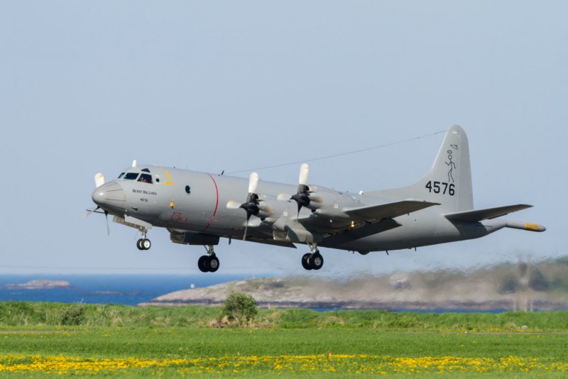 P-3 Orion самолет