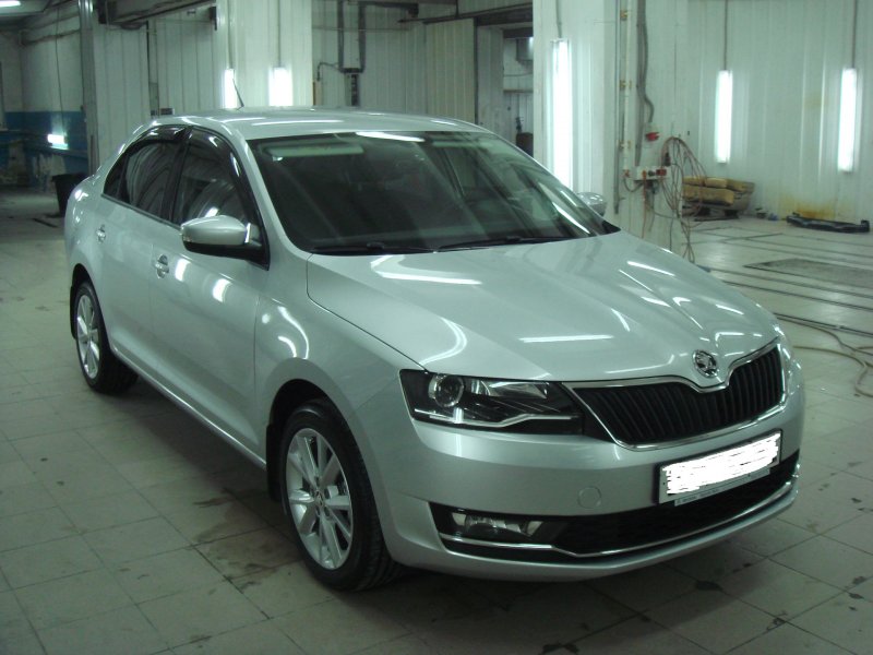 Шкода Рапид 2015 серебристый