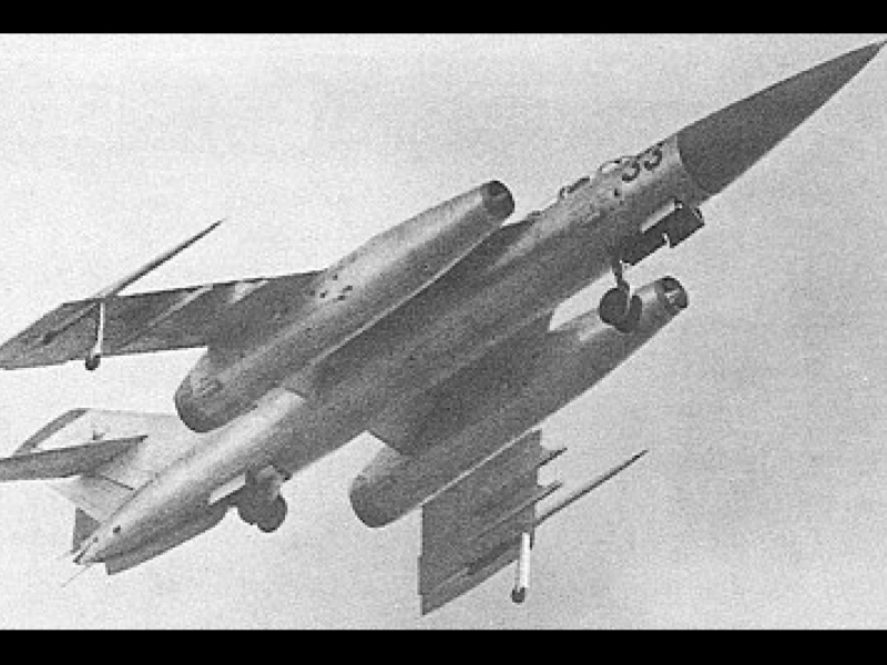 Самолет перехватчик як 28