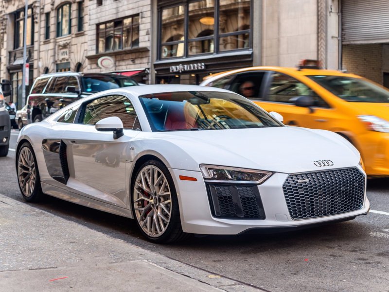 Ауди кватро r8