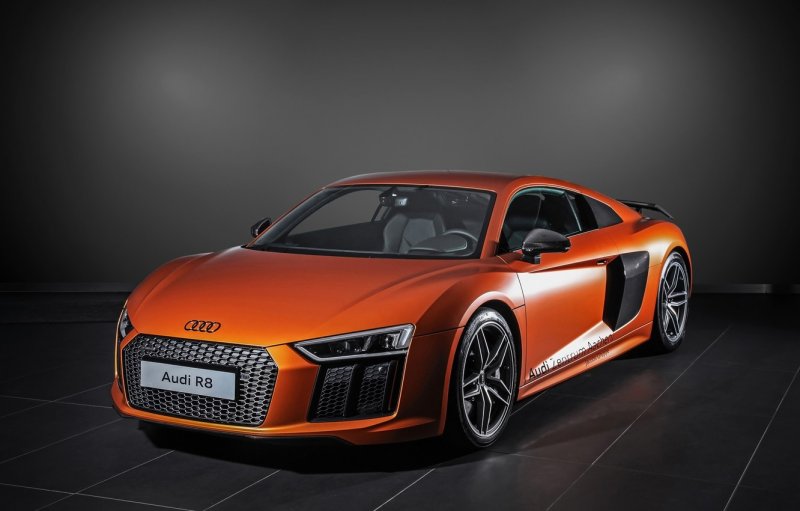 Audi r8 Coupe v10 Plus