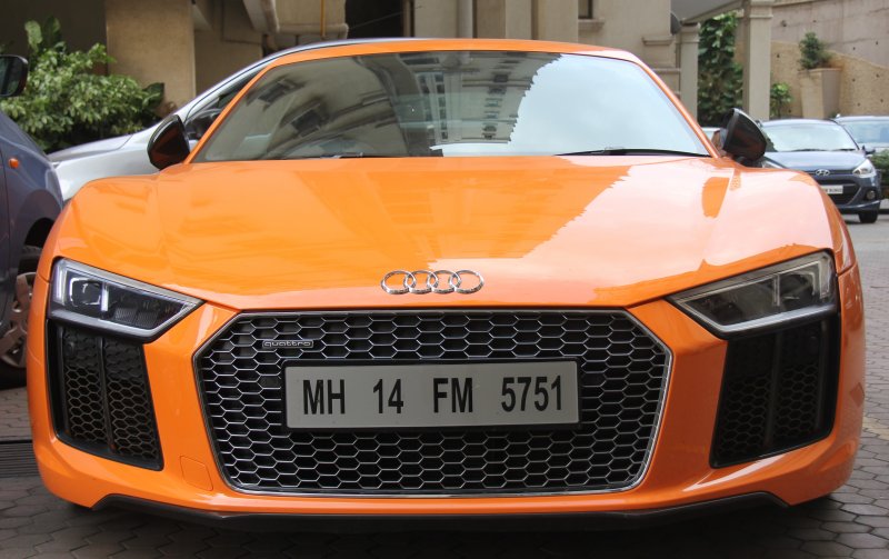 Ауди r8 v10 Plus