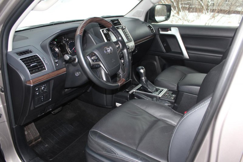 Land Cruiser Prado 2012 салон