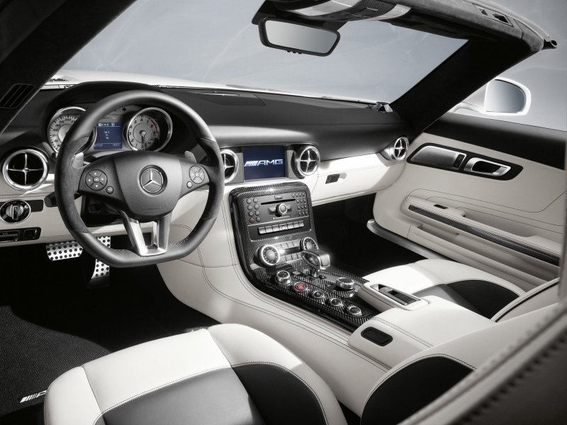 Мерседес SLS AMG салон