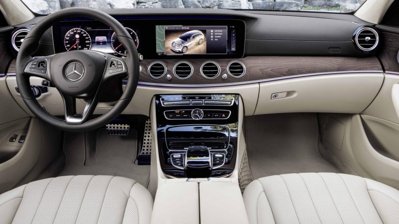 Мерседес-Бенц e350 новый салон