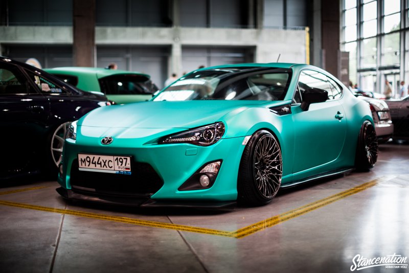Lexus is 250 бирюзовый