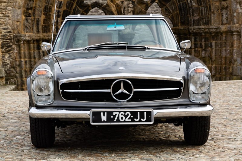 Mercedes Benz 230
