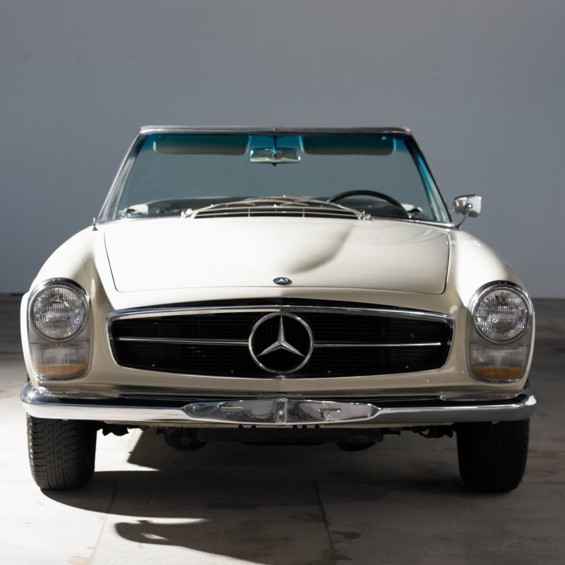 Mercedes-Benz 230 SL