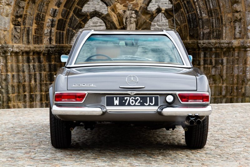 Mercedes-Benz 230 SL