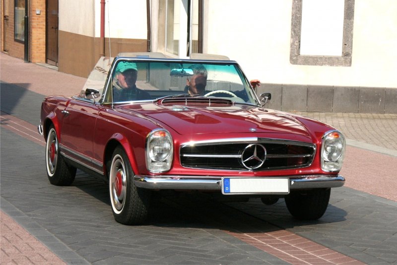 Mercedes-Benz 230 s