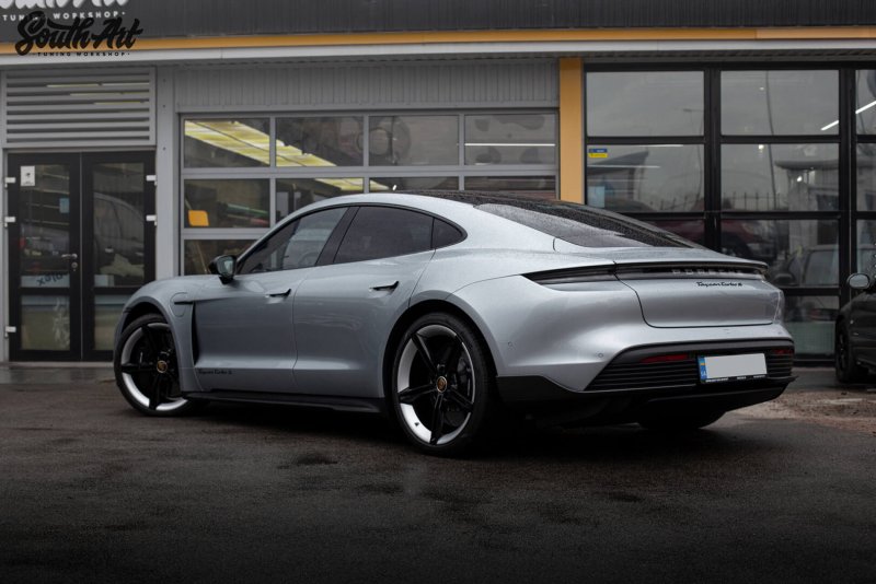 Kia Stinger синий