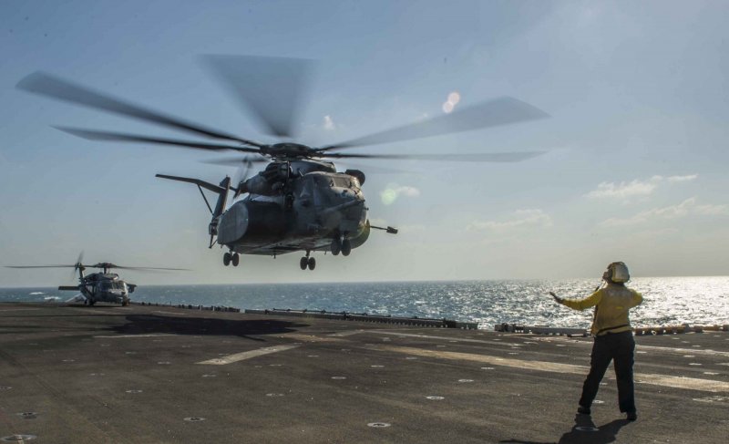 Вертолёт MH-53e внутри