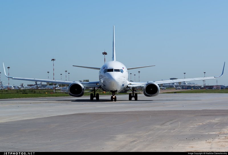 Боинг 737 1000