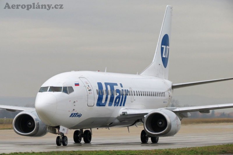 B737 UTAIR